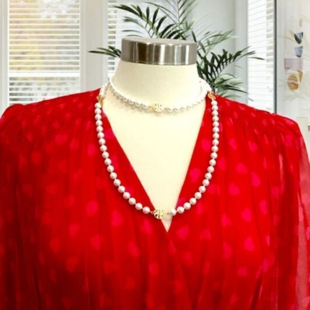 Tory Burch White Pearl Necklace with Gold Details - Picture 2 of 6